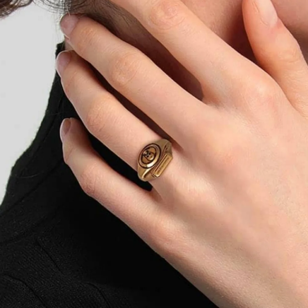 Alexander McQueen Skull Convertible Ring Gold - Picture 9 of 9